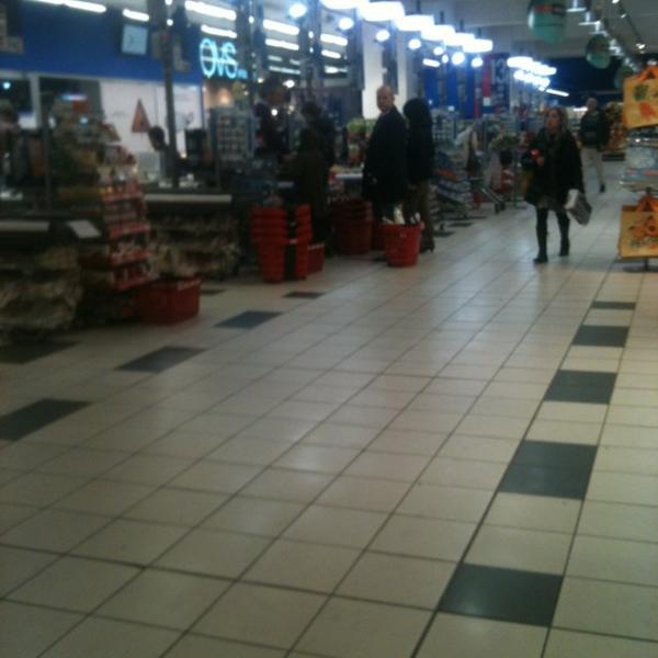 Photo taken at Coop by Giulio R. on 11/25/2012-意大利伦巴第米兰阿罗纳路18号 Photo taken at Coop by Giulio R. on 11/25/2012