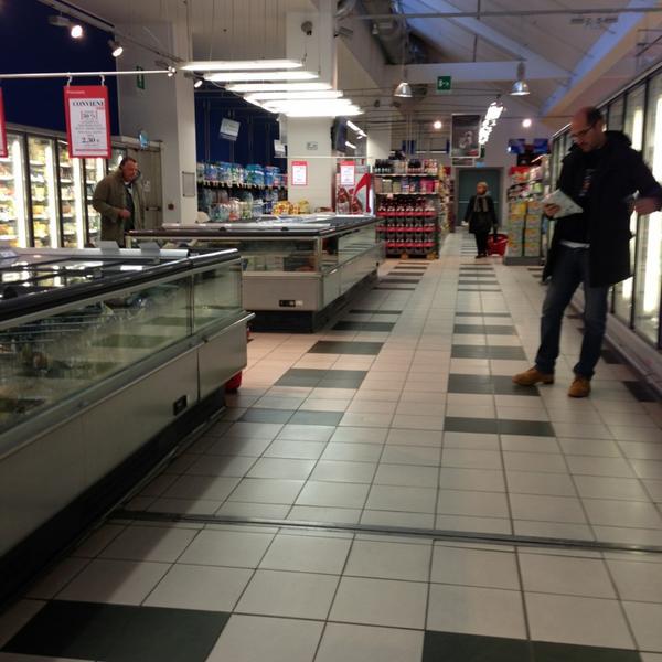 Photo taken at Coop by Lhes F. on 2/3/2013-意大利伦巴第米兰阿罗纳路18号 Photo taken at Coop by Lhes F. on 2/3/2013