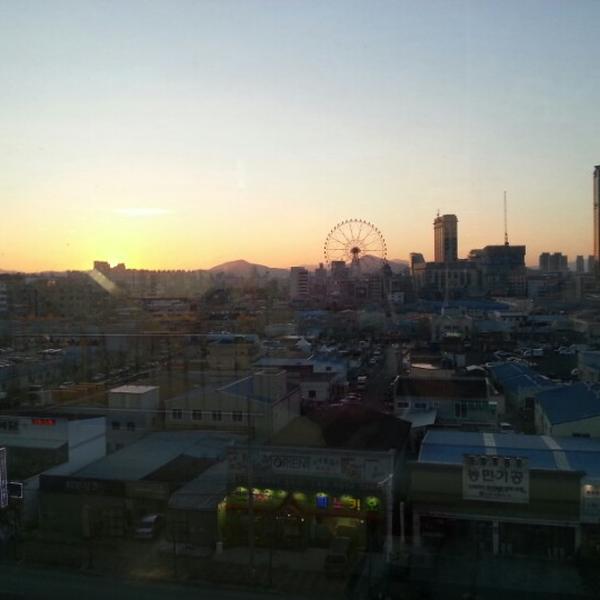 Photo taken at 이마트 / E-mart by Seungchul L. on 1/26/2013-蔚山市南区48号易买得超市 Photo taken at 이마트 / E-mart by Seungchul L. on 1/26/2013