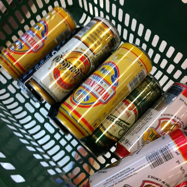 Photo taken at 이마트 / E-mart by Damien J. on 8/18/2012-蔚山市南区48号易买得超市 Photo taken at 이마트 / E-mart by Damien J. on 8/18/2012