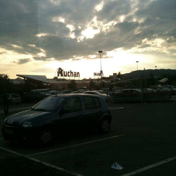 Auchan 法国罗纳阿尔卑斯卡威尔奎珀蒂路10号