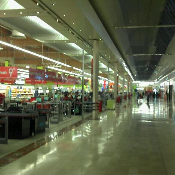 Photo taken at Auchan by Pierre A. on 4/4/2011-法国罗纳阿尔卑斯卡威尔奎珀蒂路10号 Photo taken at Auchan by Pierre A. on 4/4/2011