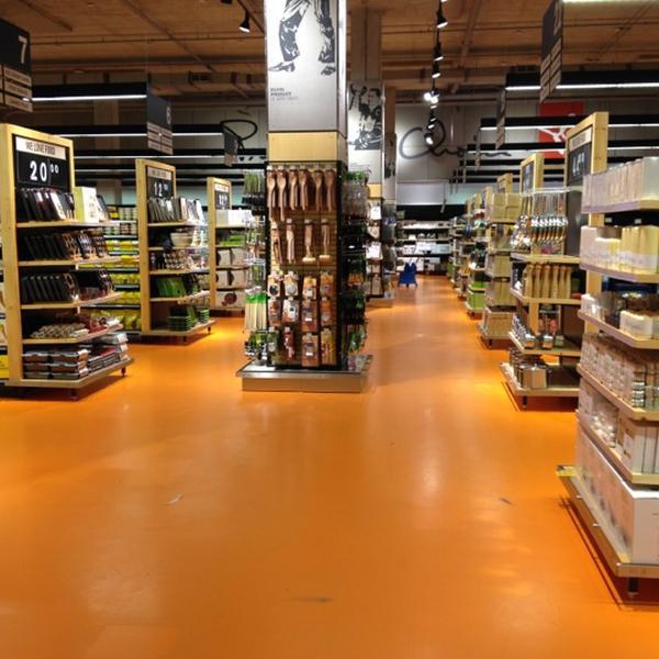 Photo taken at Loblaws by Tim W. on 2/18/2012-加拿大多伦多卡尔顿街60 Photo taken at Loblaws by Tim W. on 2/18/2012