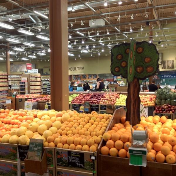 Photo taken at Whole Foods Market by Jens M. on 3/6/2012-内华达州拉斯维加斯拉斯维加斯大道S(在城市广场)6689 Photo taken at Whole Foods Market by Jens M. on 3/6/2012