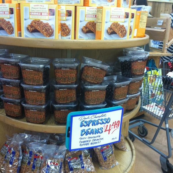 Photo taken at Trader Joe's by Robin D. on 4/9/2013-加尼福尼亚洛杉矶塞普尔维达大道3456(在棕榈大道) Photo taken at Trader Joe's by Robin D. on 4/9/2013