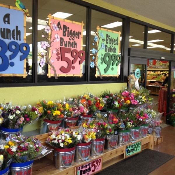 Photo taken at Trader Joe's by Shane B. on 4/15/2012-加尼福尼亚 沙加缅度福尔瑟姆大道5000(在第51街) Photo taken at Trader Joe's by Shane B. on 4/15/2012