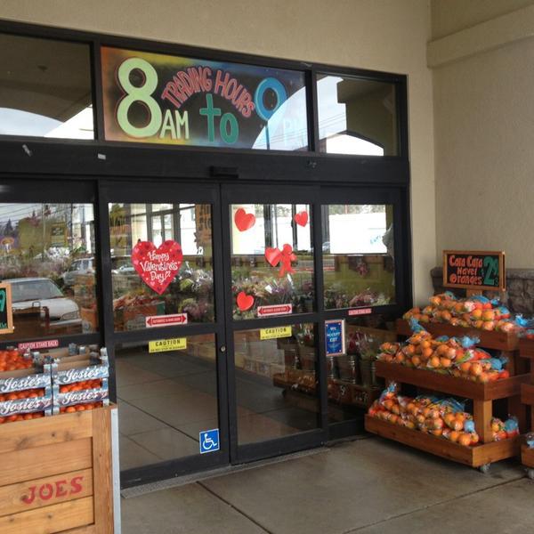 Photo taken at Trader Joe's by Shane B. on 2/5/2013-加尼福尼亚 沙加缅度福尔瑟姆大道5000(在第51街) Photo taken at Trader Joe's by Shane B. on 2/5/2013