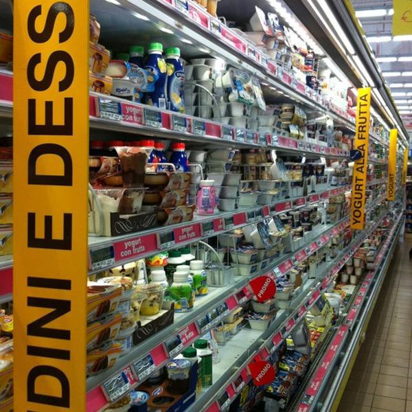 Photo taken at Bennet by Charida W. on 4/16/2012-意大利伦巴第蒙塔诺卢奇诺恩佐拉蒂路2号 Photo taken at Bennet by Charida W. on 4/16/2012