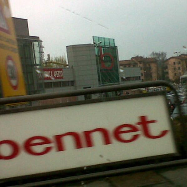 Photo taken at Bennet by Maritza S. on 3/18/2012-意大利伦巴第蒙塔诺卢奇诺恩佐拉蒂路2号 Photo taken at Bennet by Maritza S. on 3/18/2012