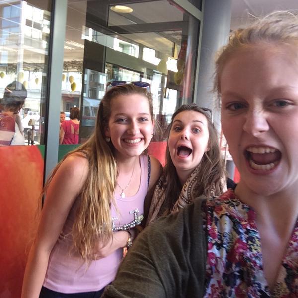 Photo taken at Proxy Delhaize by Lore B. on 4/15/2015