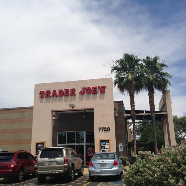 Photo taken at Trader Joe's by Yxes 