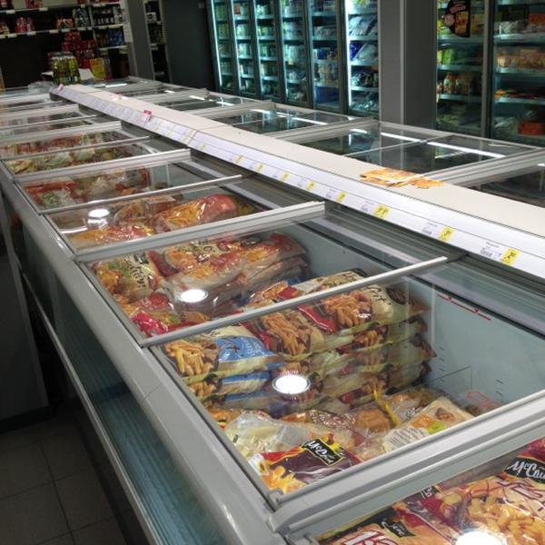 Photo taken at Proxy Delhaize by Jerome on 10/16/2012