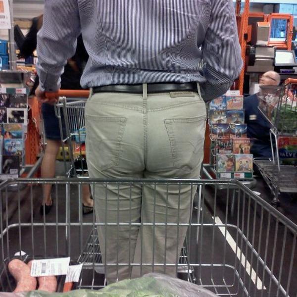 Photo taken at Colruyt by Ivy A. on 5/25/2012