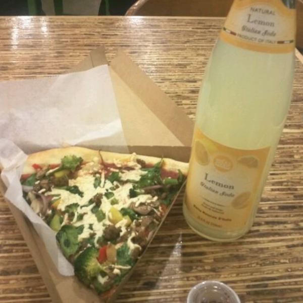 Photo taken at Whole Foods Market by Mark Anthony L. on 2/26/2012-美国伊利诺斯州芝加哥科技教育107运河南街1101 Photo taken at Whole Foods Market by Mark Anthony L. on 2/26/2012