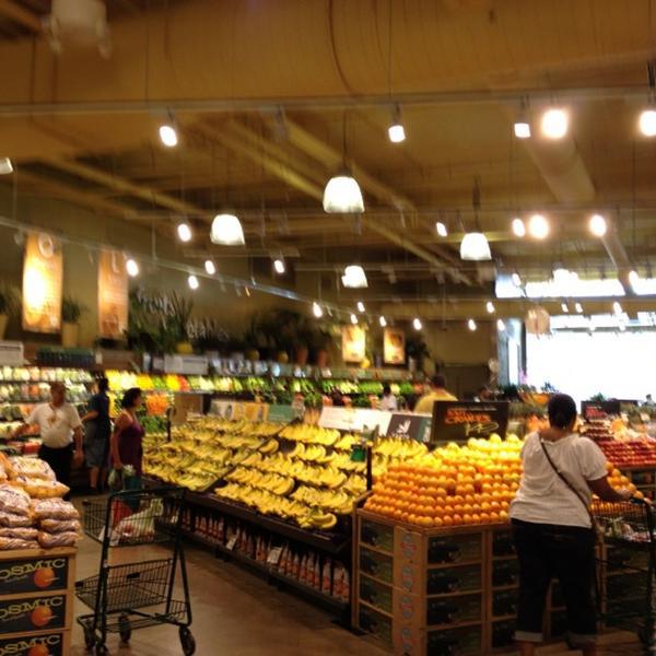 Photo taken at Whole Foods Market by C W. on 7/21/2012-美国伊利诺斯州芝加哥科技教育107运河南街1101 Photo taken at Whole Foods Market by C W. on 7/21/2012