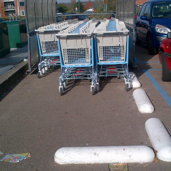 Photo taken at Albert Heijn by Diana H. on 10/22/2012-荷兰乌特勒支索斯特博格米斯特格罗特街2号 Photo taken at Albert Heijn by Diana H. on 10/22/2012