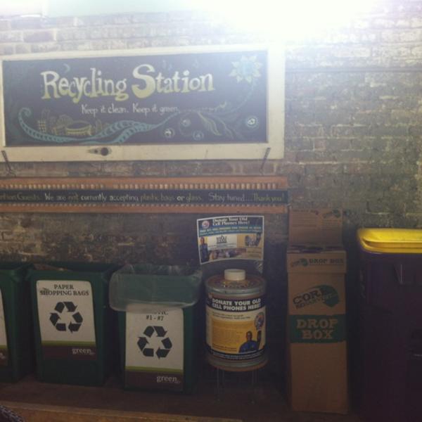 Photo taken at Whole Foods Market by superJennifer on 6/8/2012-洛杉矶新奥尔良杂志街(阿拉贝拉与约瑟夫街之间)5600 Photo taken at Whole Foods Market by superJennifer on 6/8/2012