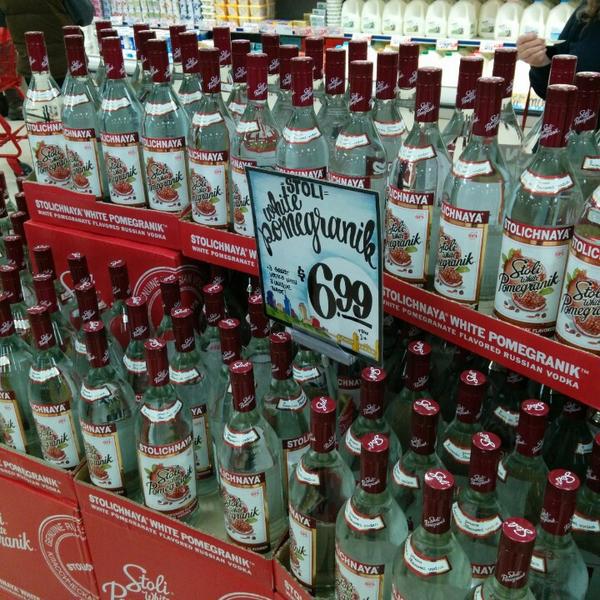 Photo taken at Trader Joe's by Смолевский Р. on 2/5/2014-美国加利福尼亚州沙加缅度马可尼大道2625 Photo taken at Trader Joe's by Смолевский Р. on 2/5/2014