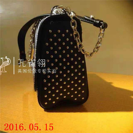 Louis Vuitton路易威登lv女包16新款条纹细节钉饰单肩包M42345