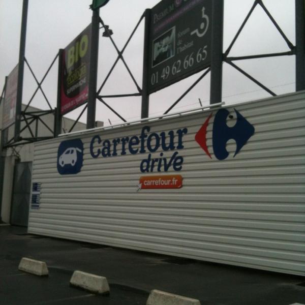 Photo taken at Carrefour by Frederic F. on 12/22/2012