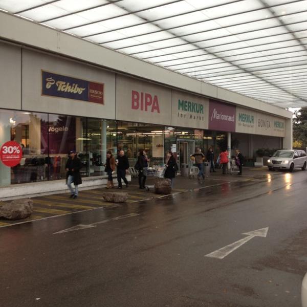 Photo taken at MERKUR by Janet A. on 10/27/2012-奥地利下奥地利州弗森多夫 Photo taken at MERKUR by Janet A. on 10/27/2012