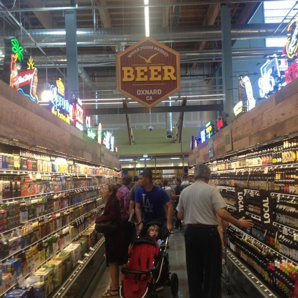 Photo taken at Whole Foods Market by Tom G. on 6/19/2013-加尼福尼亚奥克斯纳德镇中心街道650(中收集在河滨公园) Photo taken at Whole Foods Market by Tom G. on 6/19/2013