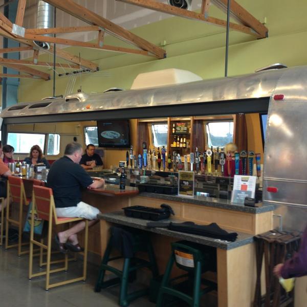 Photo taken at Whole Foods Market by Heidi T. on 8/1/2013-加尼福尼亚奥克斯纳德镇中心街道650(中收集在河滨公园) Photo taken at Whole Foods Market by Heidi T. on 8/1/2013