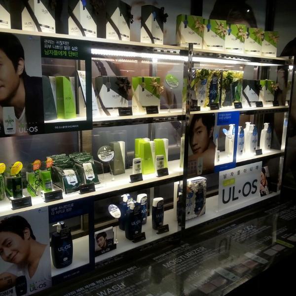 Photo taken at 올리브영 (OLIVE YOUNG) Lifestyle Experience Center by Y.K C. on 6/3/2014-首尔特别市中区明洞53号总店OliveYoung美妆店 Photo taken at 올리브영 (OLIVE YOUNG) Lifestyle Experience Center by Y.K C. on 6/3/2014