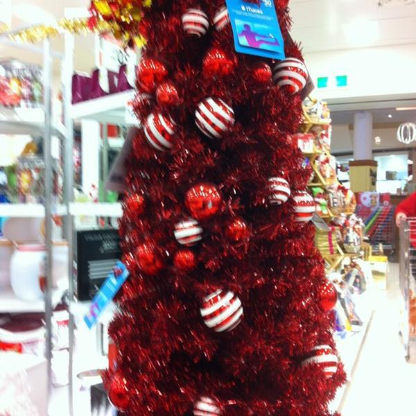 Photo taken at Target by Bonnie H. on 12/20/2012-澳大利亚昆士兰州彻姆赛德区韦斯特菲尔德彻姆赛德区 Photo taken at Target by Bonnie H. on 12/20/2012