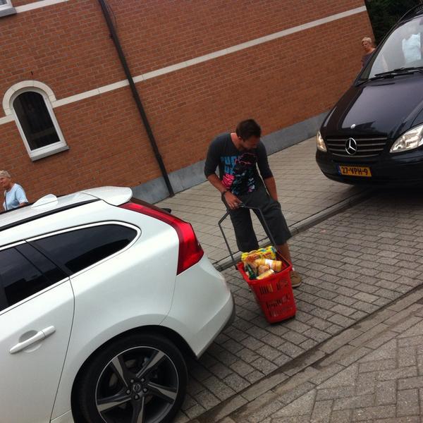 Photo taken at Proxy Delhaize by Geoff 