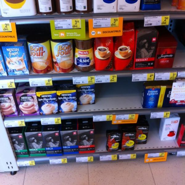 Photo taken at Proxy Delhaize by Bart W. on 4/24/2014