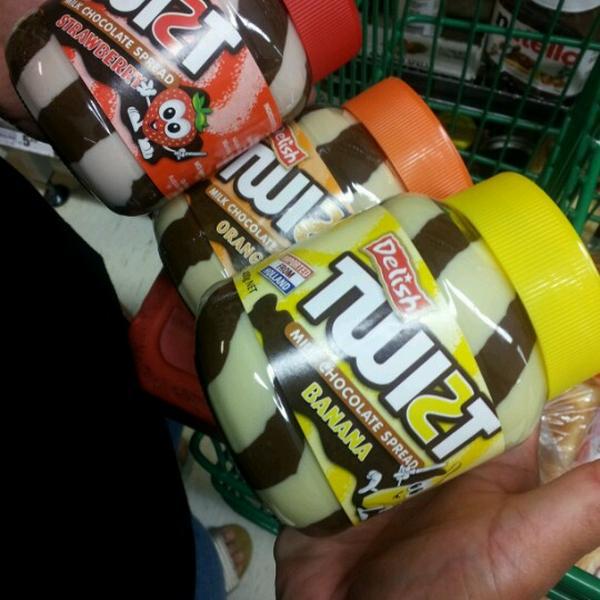 Photo taken at Woolworths by Mila N. on 12/1/2012-澳大利亚新南威尔士州悉尼垦思缬氨酸西街68-72 Photo taken at Woolworths by Mila N. on 12/1/2012