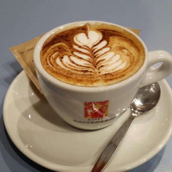 Photo taken at Auchan by Anastasiya R. on 9/25/2014-意大利威尼托布索伦戈费尔里那 Photo taken at Auchan by Anastasiya R. on 9/25/2014