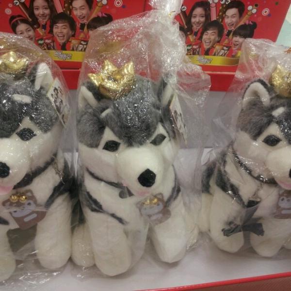 Photo taken at 롯데마트 (LOTTE Mart) by Molly K. on 11/5/2012