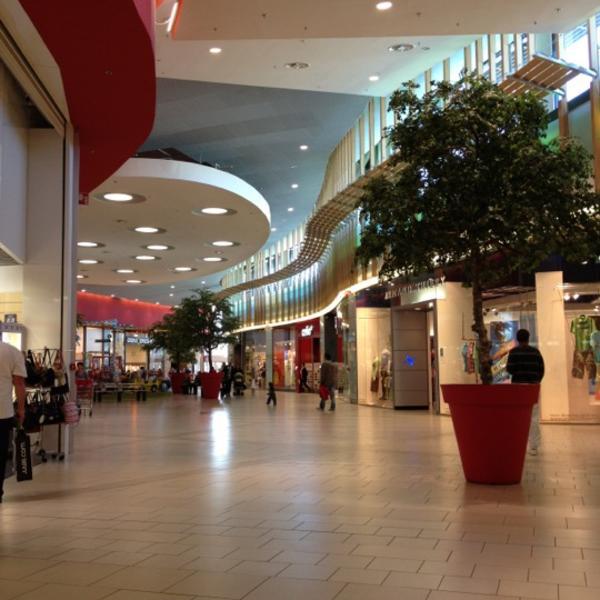 Photo taken at Auchan by SOFIE . on 5/12/2012-法国卢瓦尔沙佩勒圣奥班萨卡特卡斯州僧侣磨坊 Photo taken at Auchan by SOFIE . on 5/12/2012