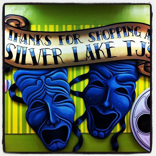 Photo taken at Trader Joe's by Jory F. on 10/29/2011-加尼福尼亚 洛杉矶海波龙大道2738(在密苏里安大略省休闲街) Photo taken at Trader Joe's by Jory F. on 10/29/2011