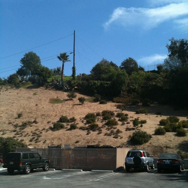 Photo taken at Trader Joe's by Gary A. on 9/29/2012-加尼福尼亚 洛杉矶海波龙大道2738(在密苏里安大略省休闲街) Photo taken at Trader Joe's by Gary A. on 9/29/2012