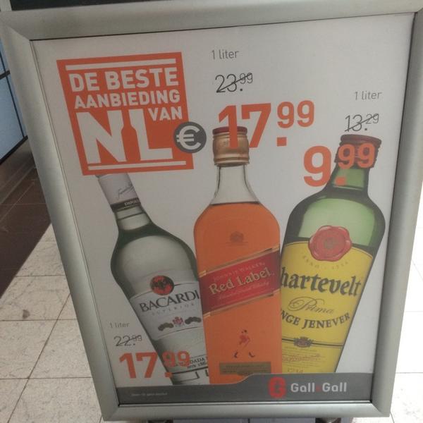 Photo taken at Gall & Gall by Майя П. on 10/15/2014