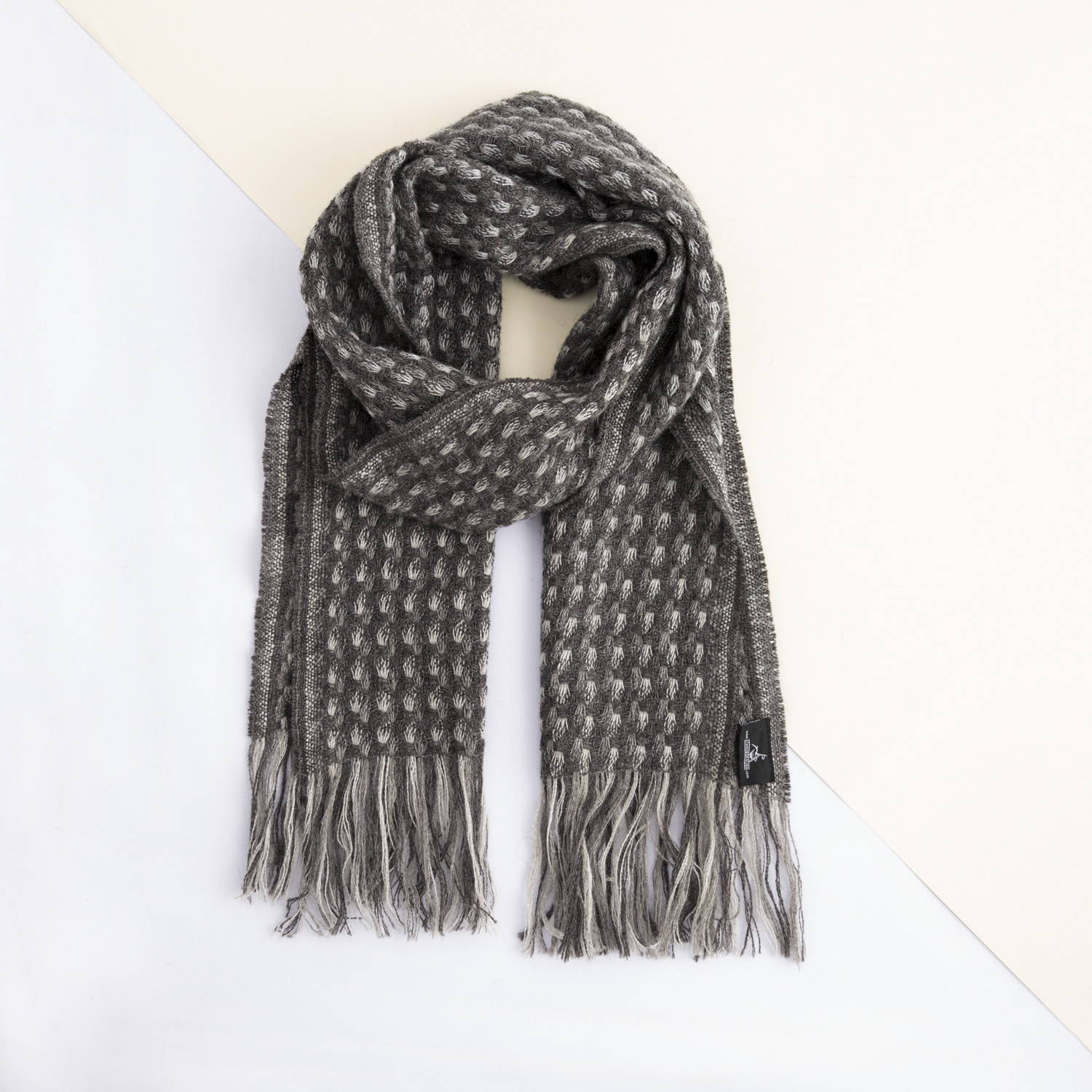 新西兰进口女式毛线围巾-Stansborough贝壳杉灰色围巾 - 女式毛线围巾 新西兰进口女式毛线围巾-Stansborough贝壳杉灰色围巾 - 女式毛线围巾