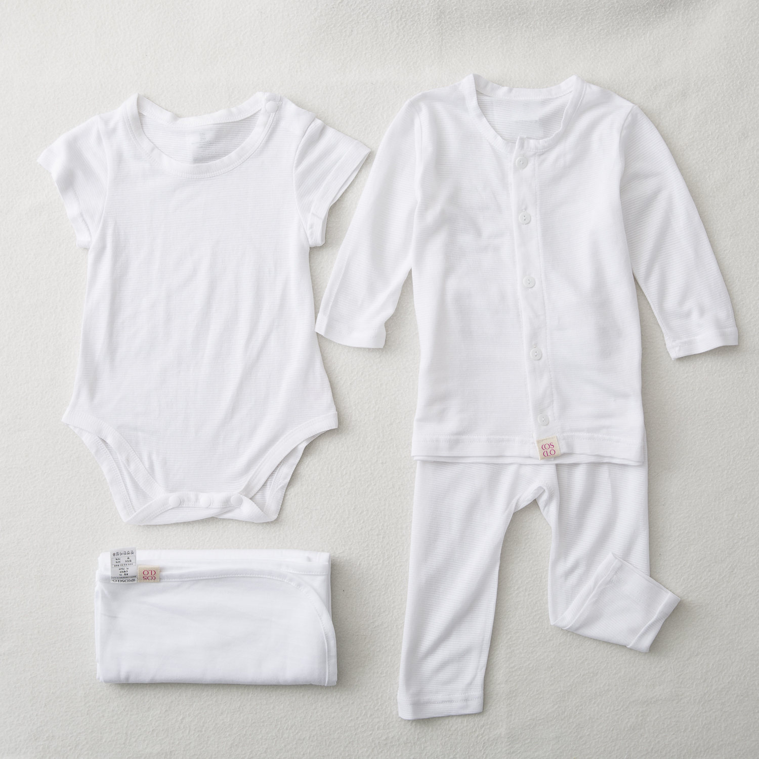 韩国进口婴儿内衣礼盒-COSCLO韩纸新生婴儿内衣(直排上衣裤子连体衣)+毯子 韩国进口婴儿内衣礼盒-COSCLO韩纸新生婴儿内衣(直排上衣裤子连体衣)+毯子