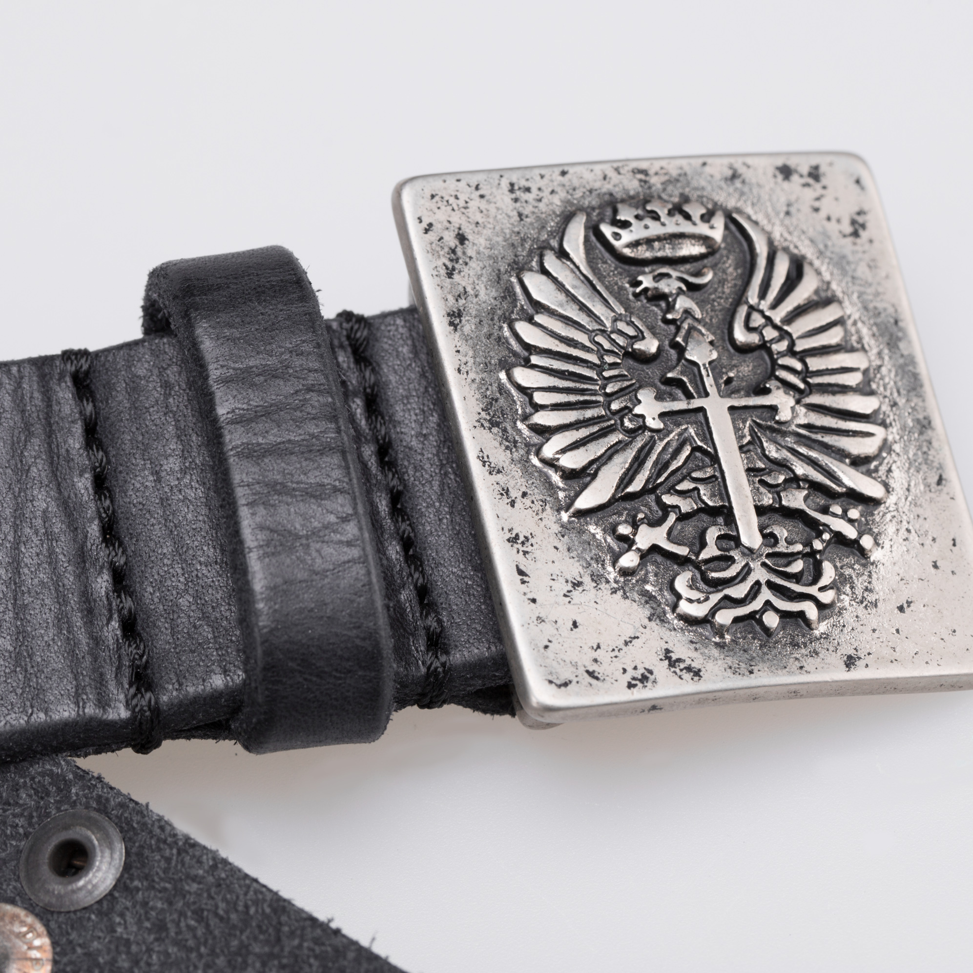 意大利进口珍珠鱼皮带-Martinica镶十字形方形铆钉皮带