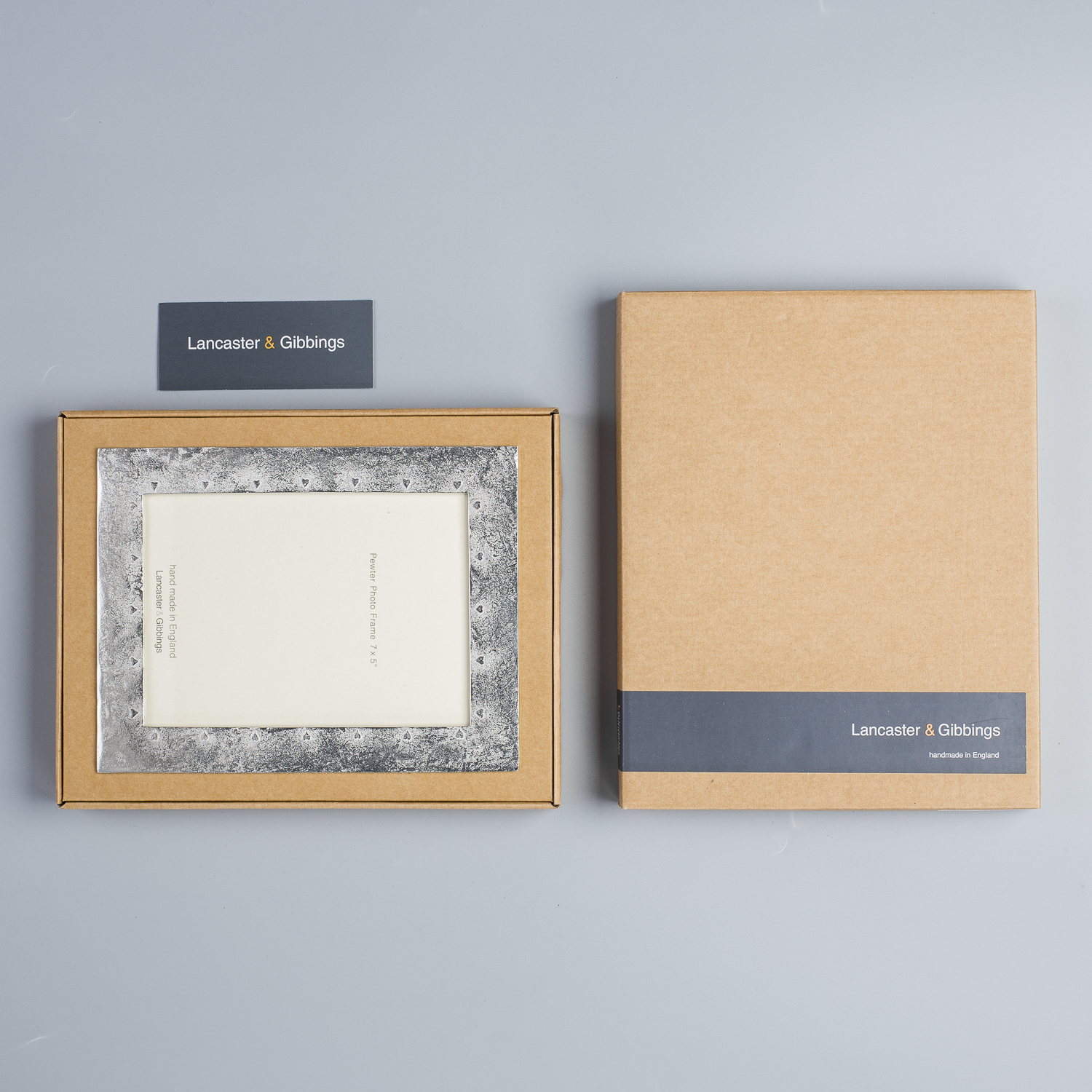 英国进口婚纱照相框-Lancaster and Gibbings爱心锡制相框