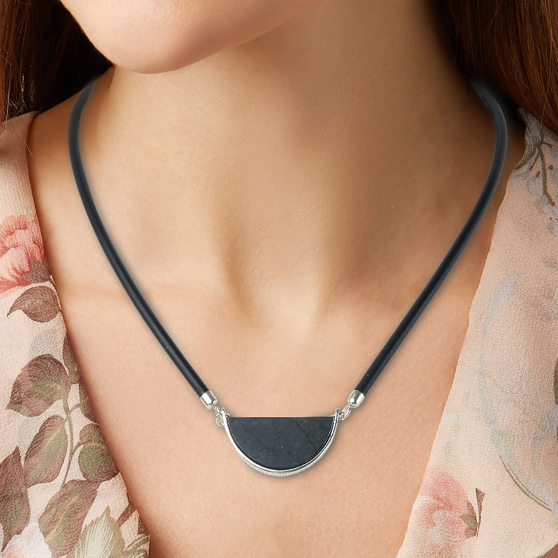 芬兰原产SPEKTRIKORU 饰品光谱石Half项链项链银饰吊饰 芬兰原产SPEKTRIKORU 饰品光谱石Half项链项链银饰吊饰