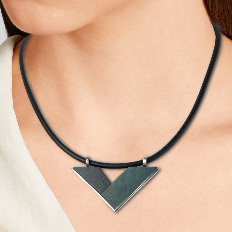 芬兰原产SPEKTRIKORU 饰品光谱石Hot Ice项链项链银饰吊饰 芬兰原产SPEKTRIKORU 饰品光谱石Hot Ice项链项链银饰吊饰