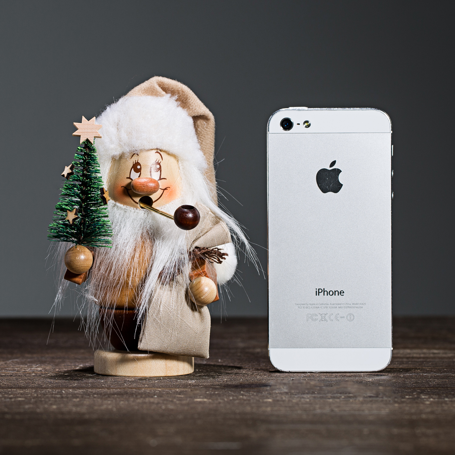 德国进口香薰摆件-Christian Ulbricht“拿圣诞树的圣诞老人”香薰