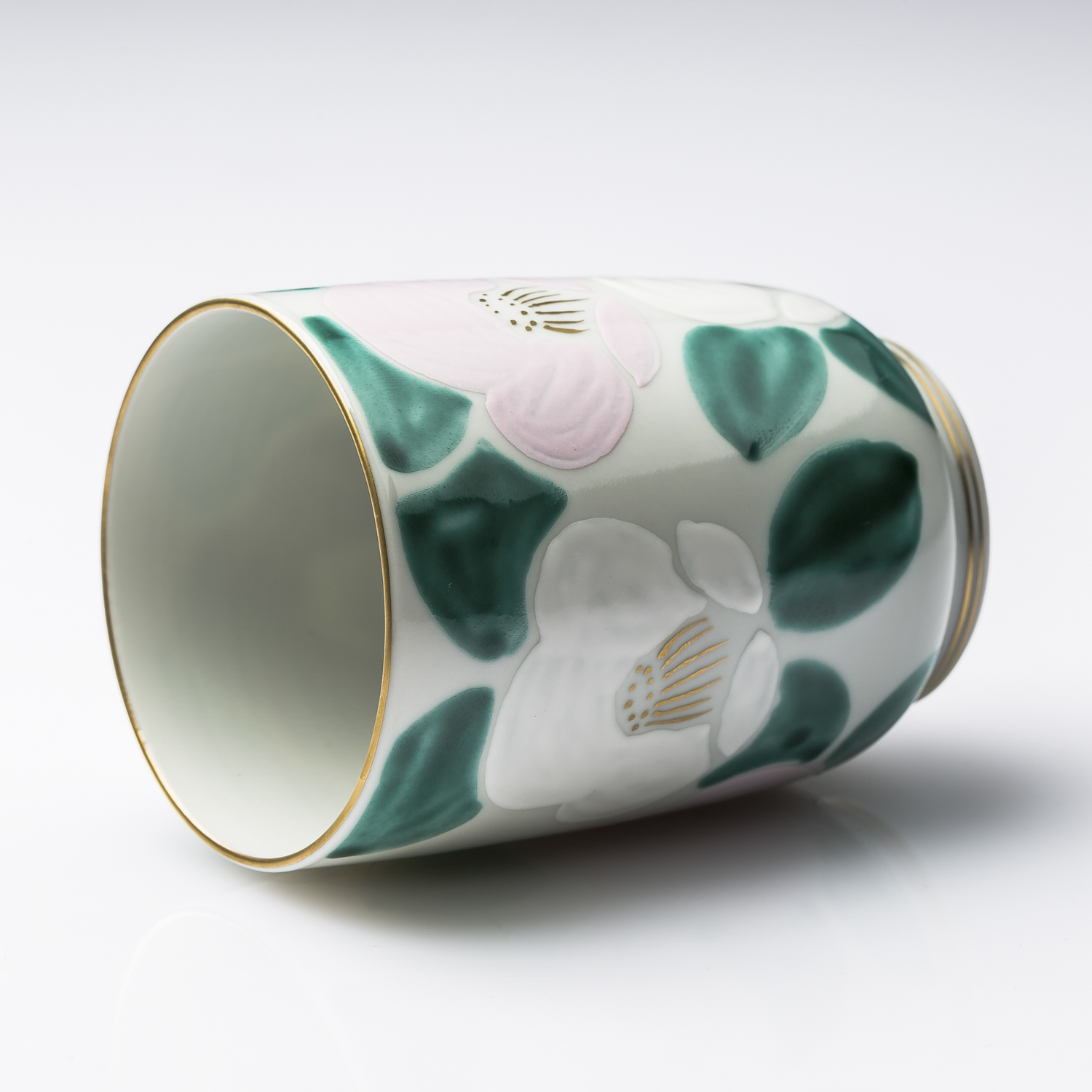 日本进口瓷茶杯-Kayori纯手工京烧清水烧彩绘白椿陶瓷长形茶杯